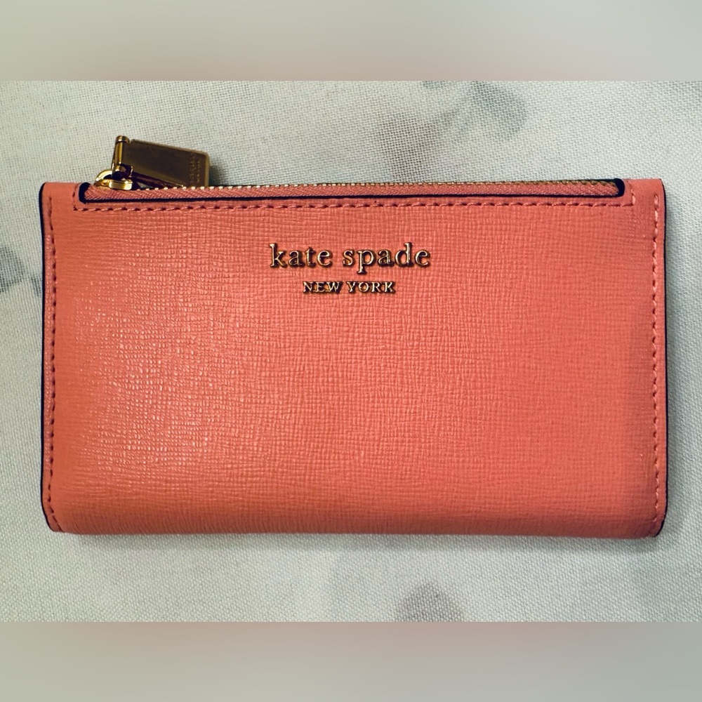 Kate Spade Morgan Wallet, NWT/ Salmon Pink
